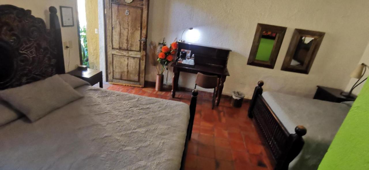 Hotel Rosa Morada Tlaquepaque Dış mekan fotoğraf