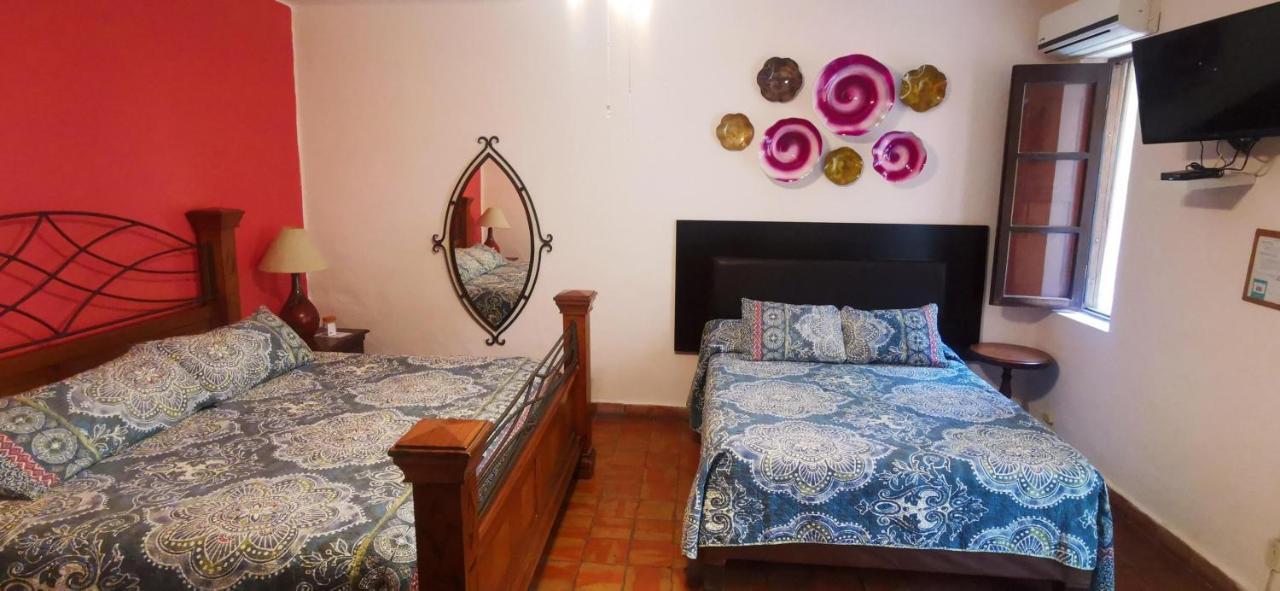 Hotel Rosa Morada Tlaquepaque Dış mekan fotoğraf