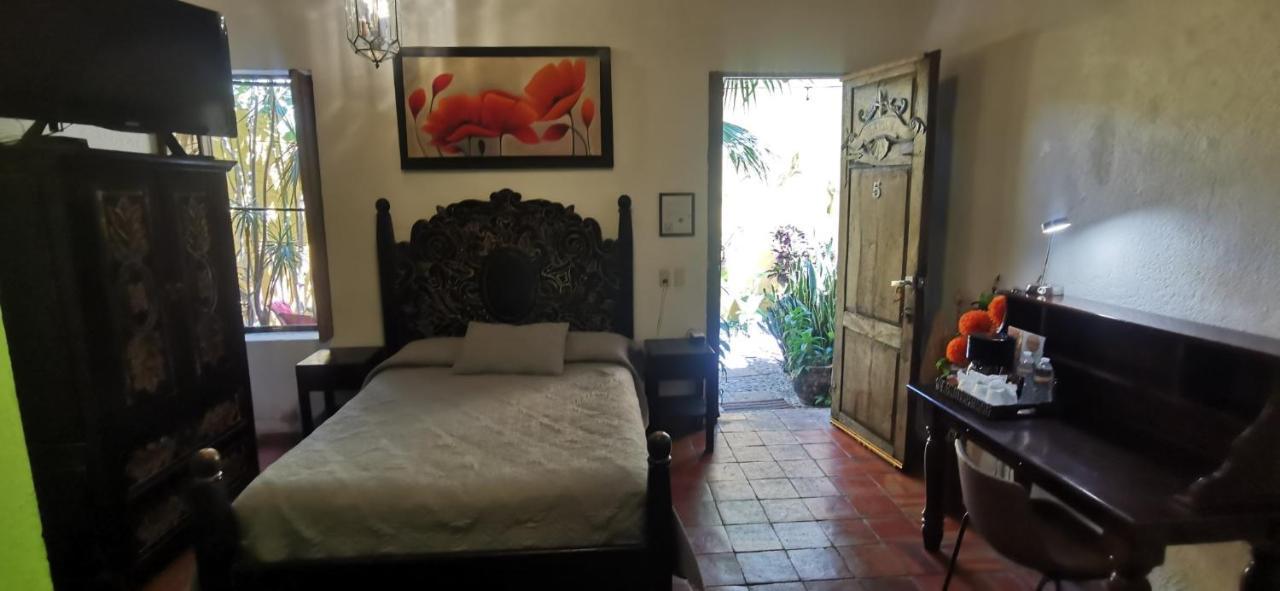 Hotel Rosa Morada Tlaquepaque Dış mekan fotoğraf