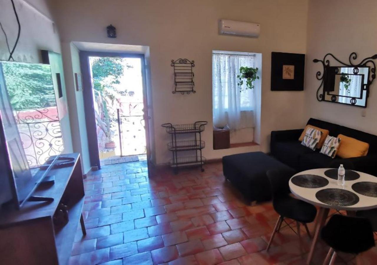 Hotel Rosa Morada Tlaquepaque Dış mekan fotoğraf