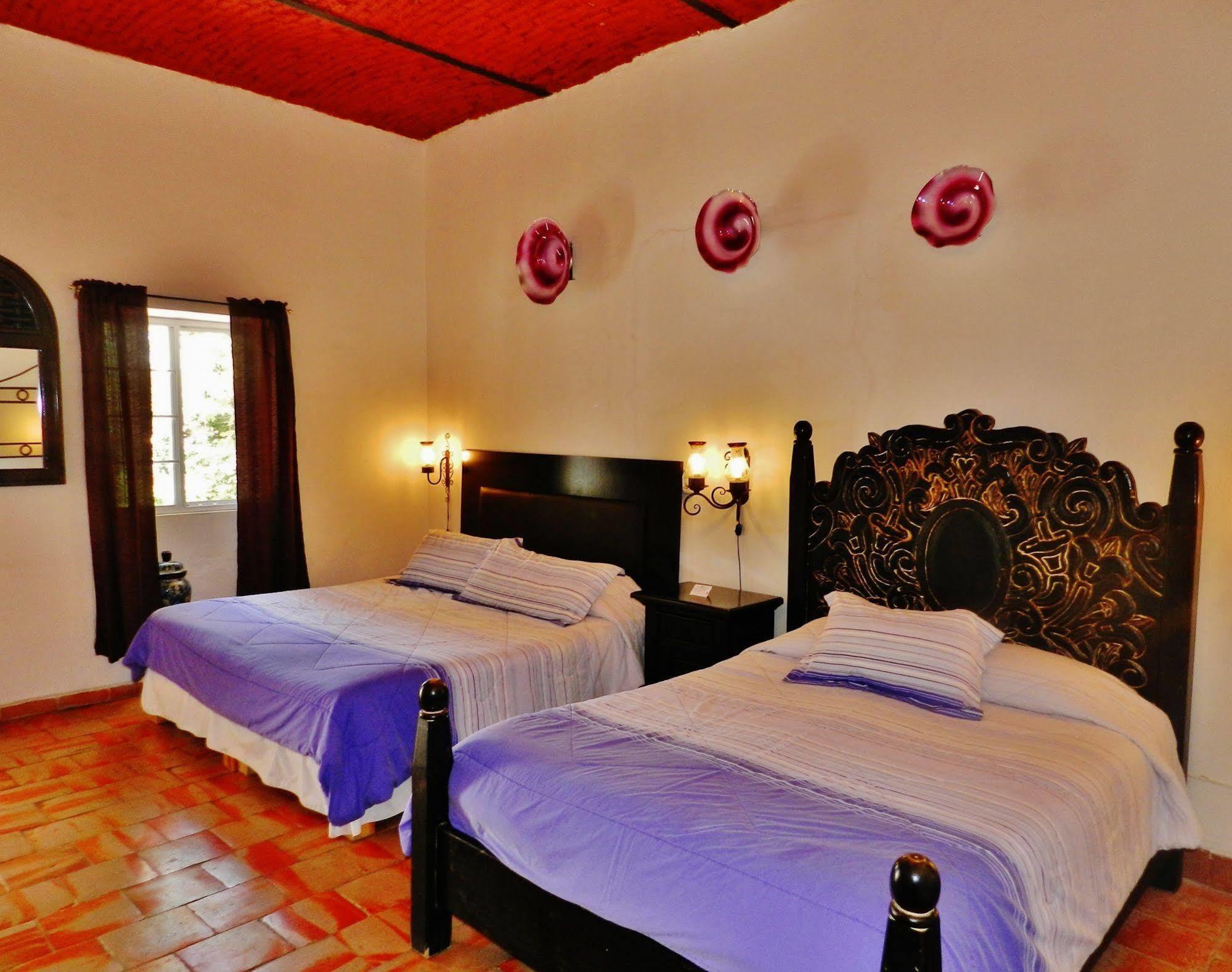 Hotel Rosa Morada Tlaquepaque Dış mekan fotoğraf