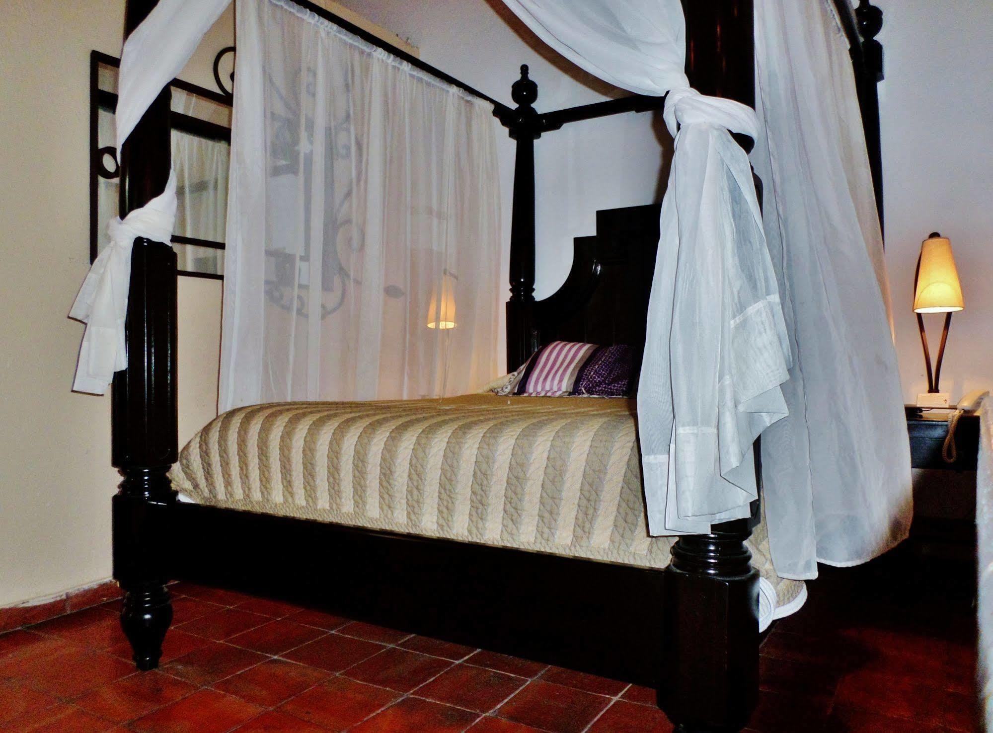 Hotel Rosa Morada Tlaquepaque Dış mekan fotoğraf